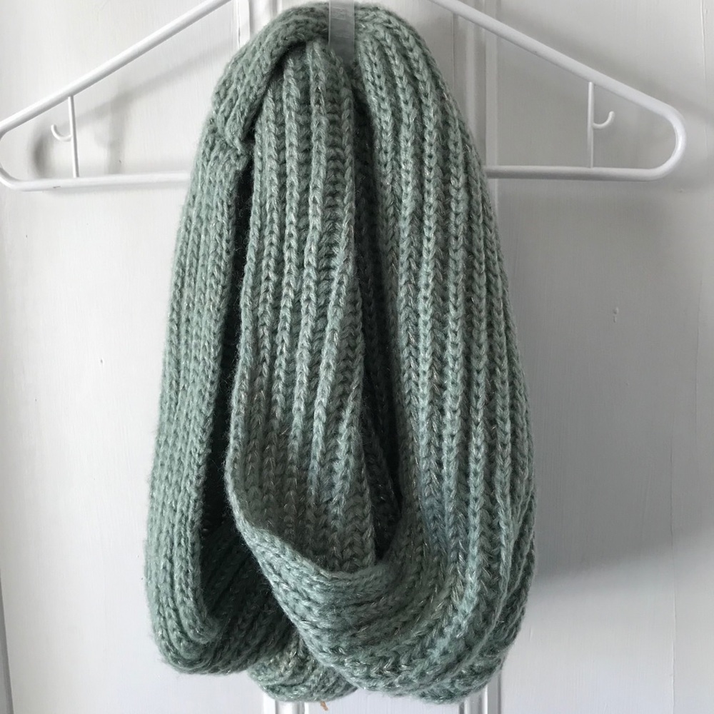 NWT Lauren Conrad Infinity Winter Scarf